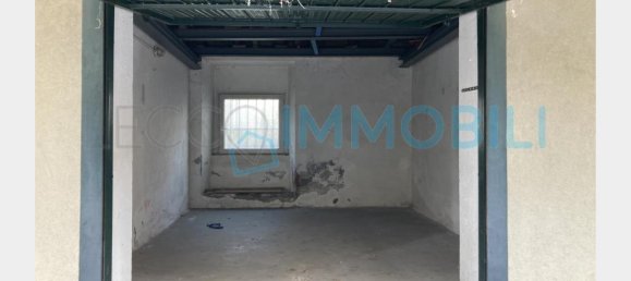 Garaje en Lecco, Italy 18 m² No. 175970 3