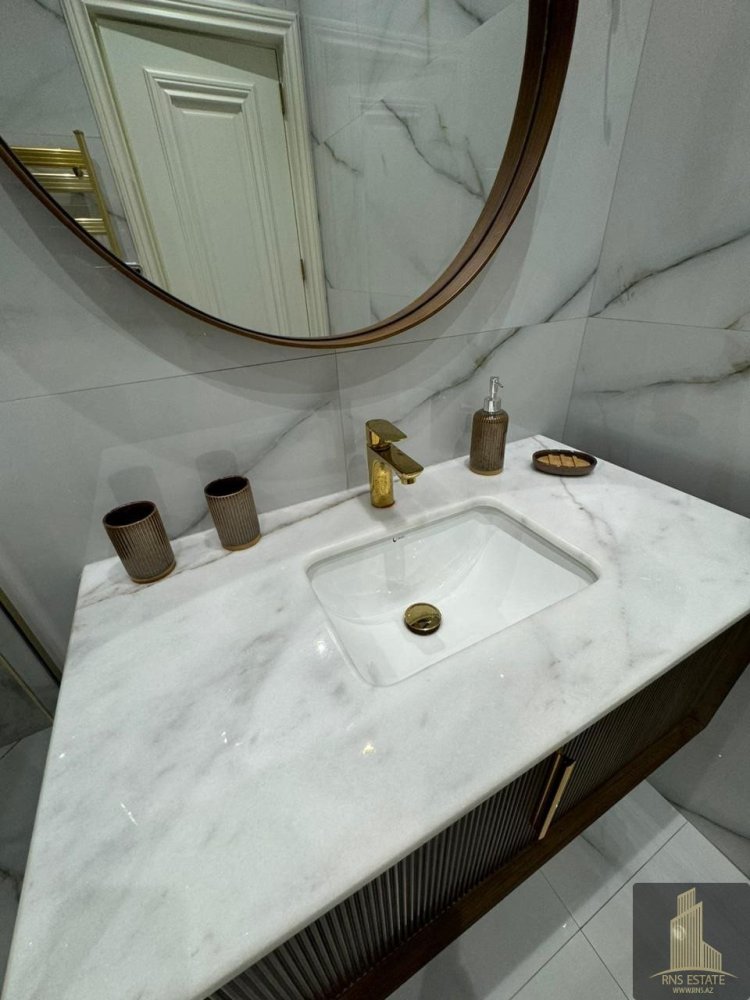 3 bedrooms Apartment in Baku, Azerbaijan No. 1735