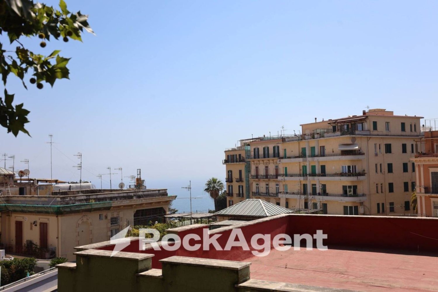 8 bedrooms Apartment in Naples, Italy No. 285859