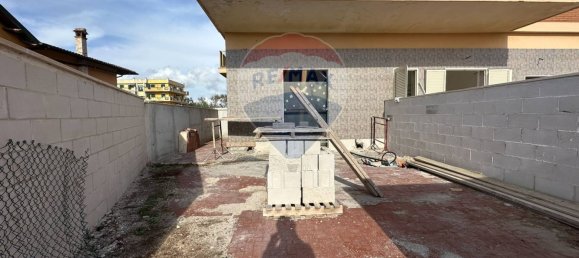 2 Schlafzimmer Wohnung in Pomezia, Italy, Nr. 52533 50