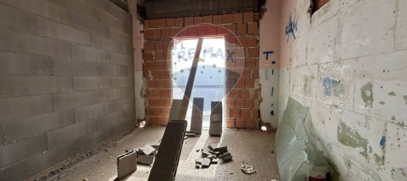 2 Schlafzimmer Wohnung in Pomezia, Italy, Nr. 52533 11