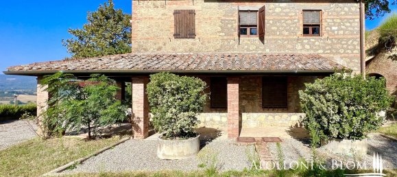 5 bedrooms House in Cetona, Italy No. 53657 3