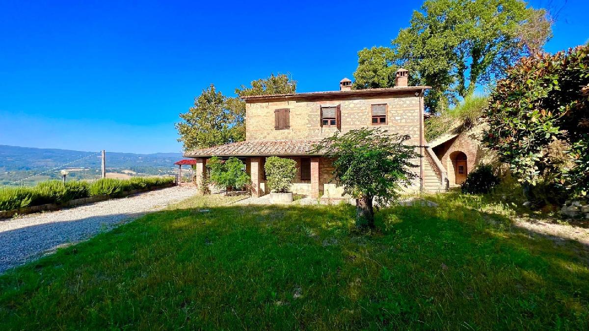 5 bedrooms House in Cetona, Italy No. 53657