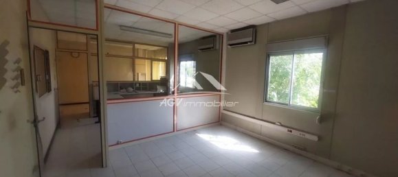 Gewerbliche Immobilie in Gard, France 900m², Nr. 279186 6