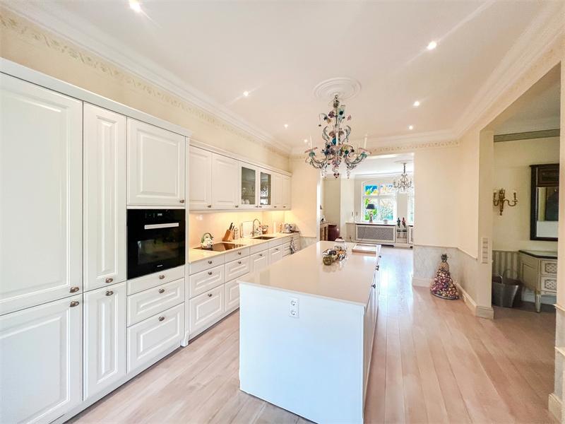 Дом с 5 комнатами в Лихтерфельде, Германия № 32361