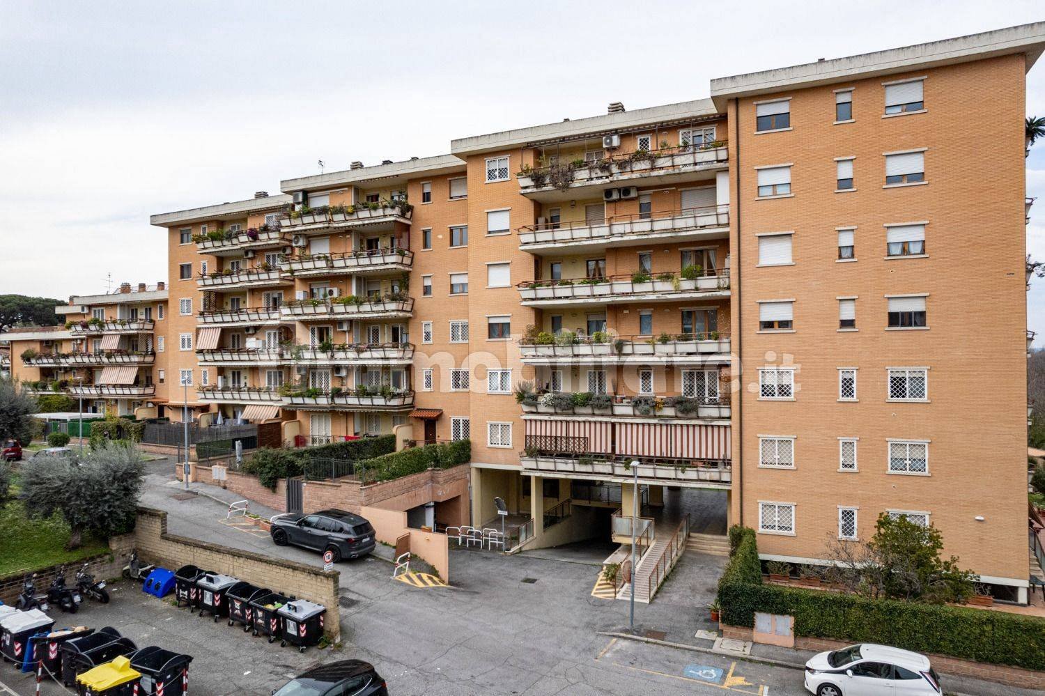 3 bedrooms Apartment in Rome, Italy No. 336650