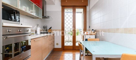3 bedrooms Apartment in Rome, Italy No. 336650 10