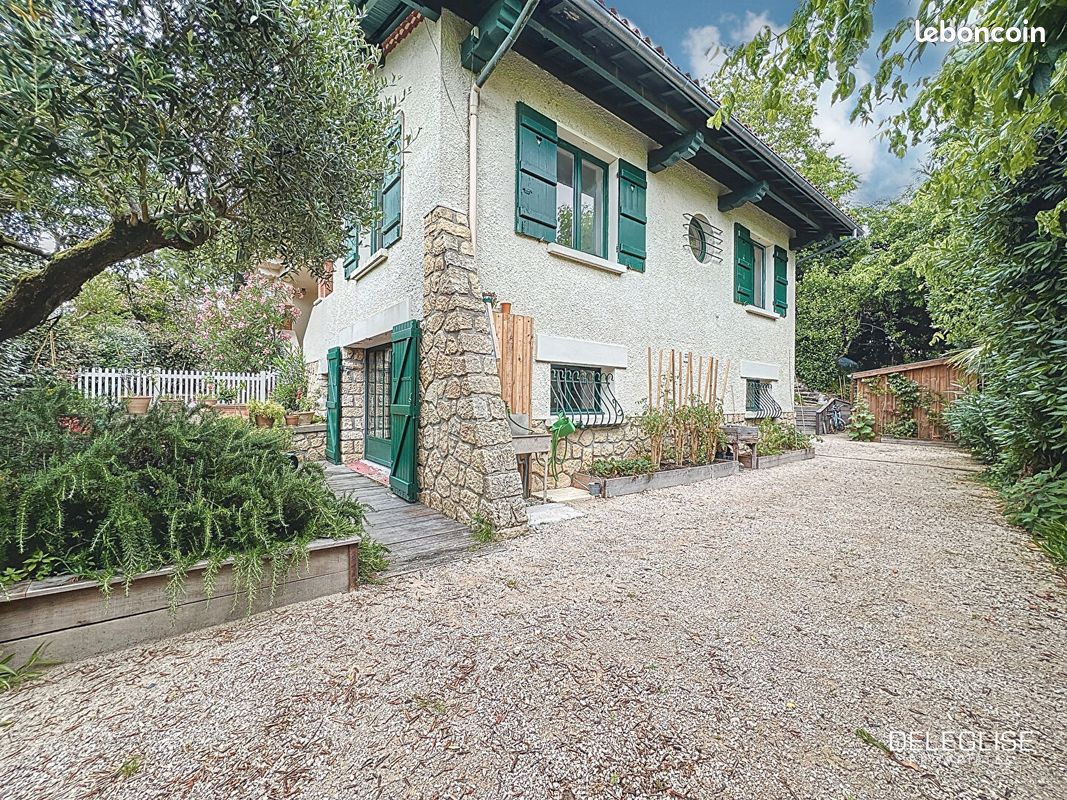 Casa de 3 dormitorios en Arcachon, France No. 340786