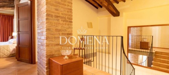 3 Schlafzimmer Haus in Siena, Italy, Nr. 236348 37