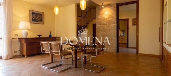 3 Schlafzimmer Haus in Siena, Italy, Nr. 236348 7