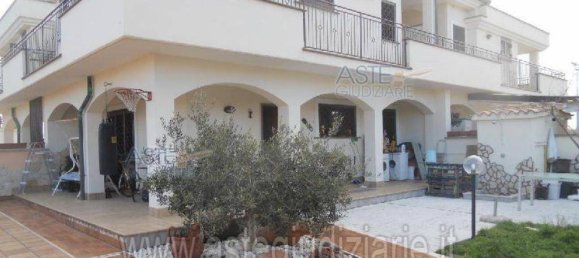 3 Schlafzimmer Wohnung in Pomezia, Italy, Nr. 192060 5