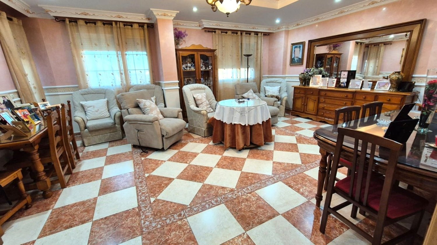 4 bedrooms Apartment in Badajoz, Spain No. 168944