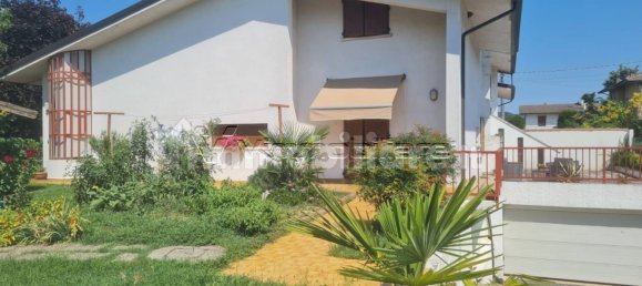 3 bedrooms Villa in Barbarano Mossano, Italy No. 268209 10
