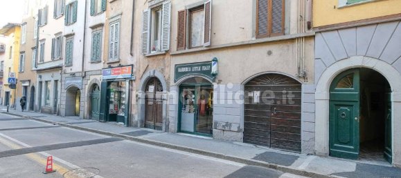 1 bedroom Apartment in Bergamo, Italy No. 146831 23