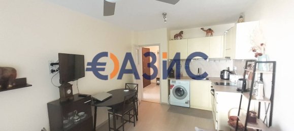 2 Schlafzimmer Wohnung in Burgas, Bulgaria, Nr. 901 3
