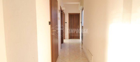 2 Schlafzimmer Wohnung in Reggio Emilia, Italy, Nr. 102877 3