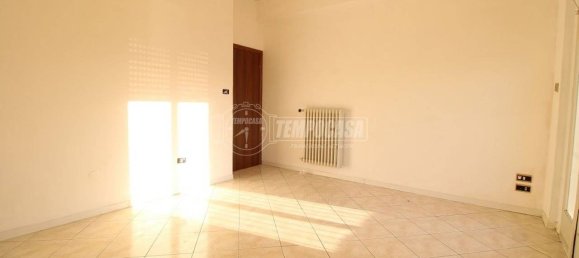2 Schlafzimmer Wohnung in Reggio Emilia, Italy, Nr. 102877 5