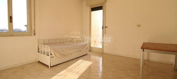 2 Schlafzimmer Wohnung in Reggio Emilia, Italy, Nr. 102877 6