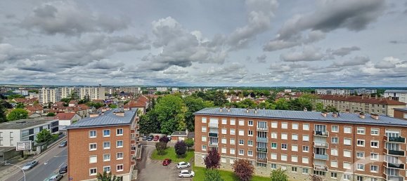 Studio in Troyes, France No. 160253 3