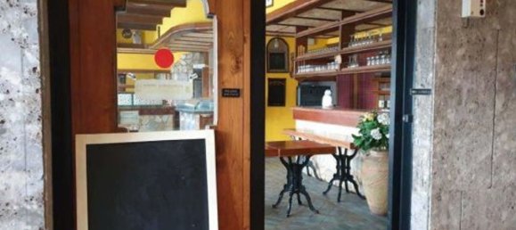 300m² Commercial property in Milan, Italy No. 248236 4