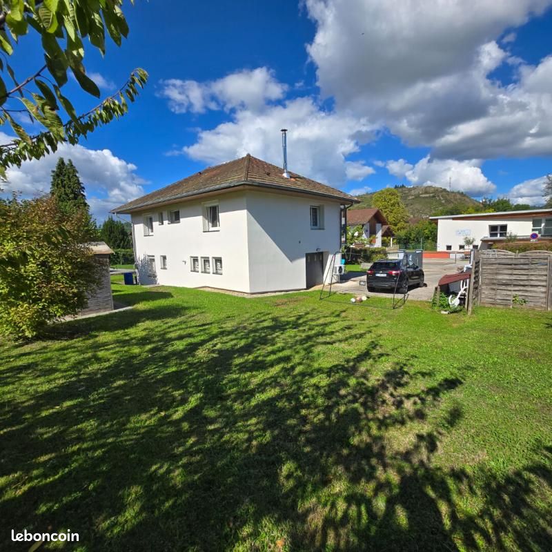 3 Schlafzimmer Haus in Lons-le-Saunier, France, Nr. 334941