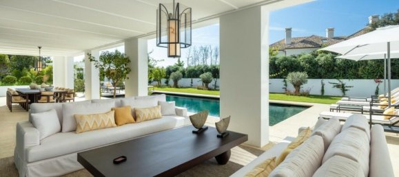 6 bedrooms Villa in Marbella, Spain No. 46856 3