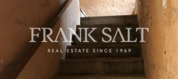 3 bedrooms Townhouse in Victoria, Malta No. 561 11