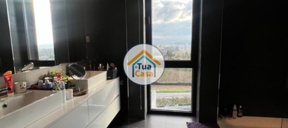 3 bedrooms House in Guimaraes, Portugal No. 37993 14