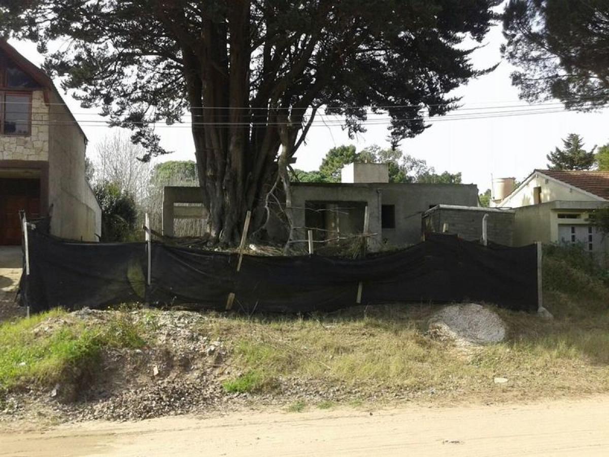 3 bedrooms House in Mar del Plata, Argentina No. 94886