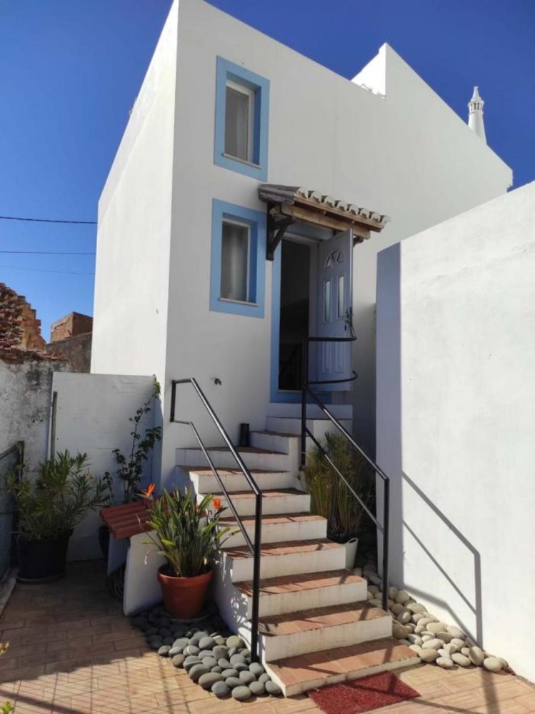 Studio in Lagos, Portugal No. 5336