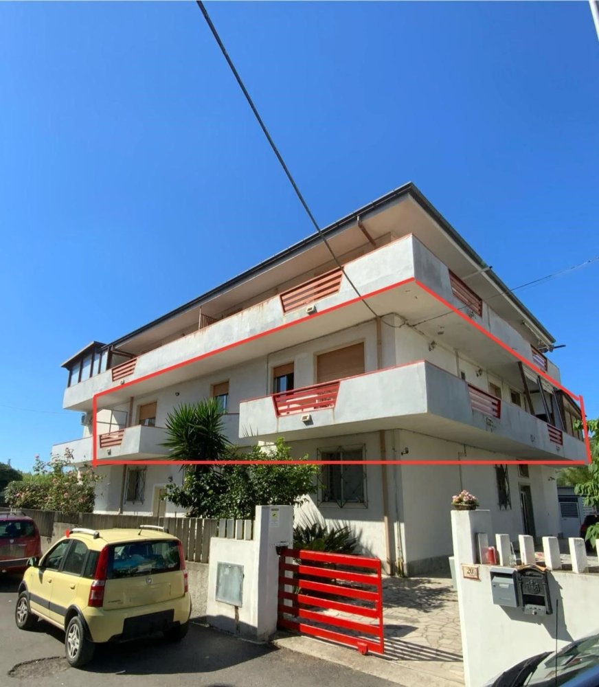 Квартира с 6 спальнями в Альба Адриатика, Италия № 350444