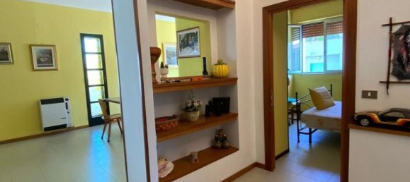 Квартира с 6 спальнями в Альба Адриатика, Италия № 350444 6