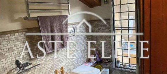 12 rooms House in Rome, Italy No. 191447 16