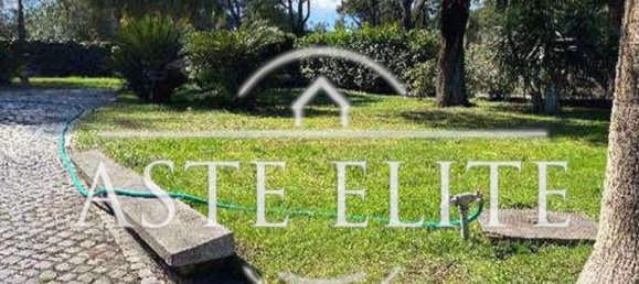 12 rooms House in Rome, Italy No. 191447 18