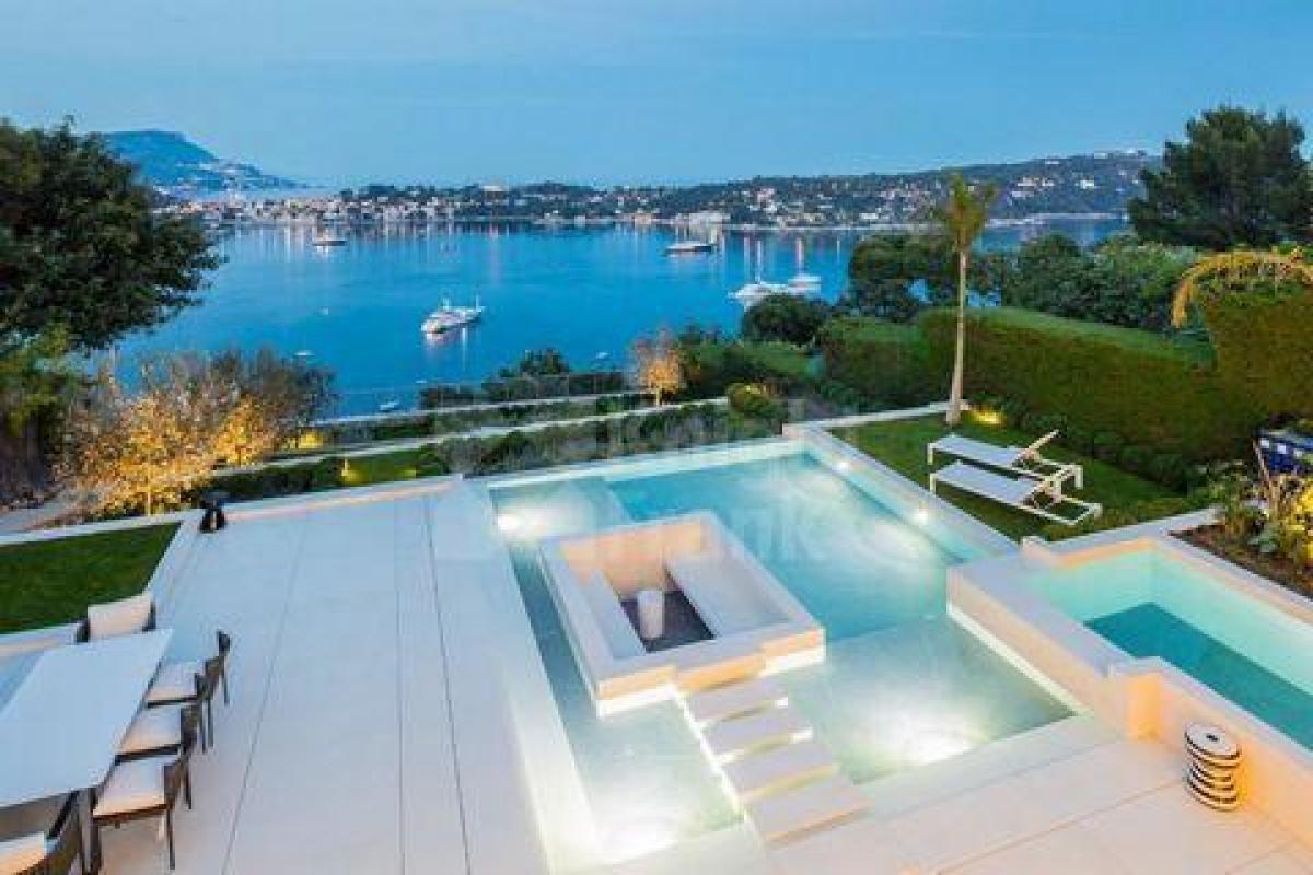 5 bedrooms House in Villefranche-sur-Mer, France No. 8997