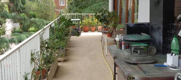 6 rooms Apartment in Rome, Italy No. 26041 4