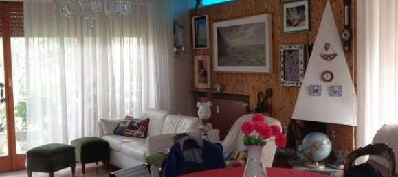 6 rooms Apartment in Rome, Italy No. 26041 10