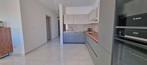 Квартира с 3 спальнями в Сент-Джулианс, Мальта № 7660 8