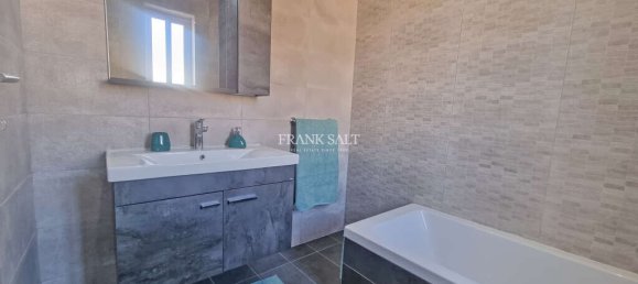 Квартира с 3 спальнями в Сент-Джулианс, Мальта № 7660 34