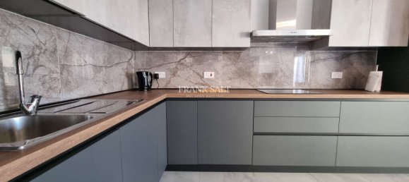 Квартира с 3 спальнями в Сент-Джулианс, Мальта № 7660 7