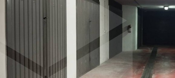  Garage in Bari, Italy No. 33882 4