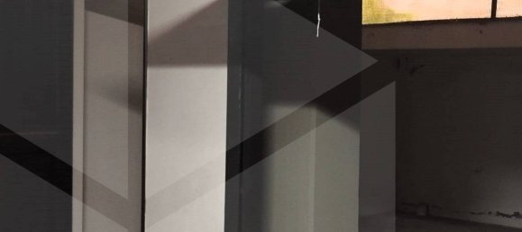  Garage in Bari, Italy No. 33882 38