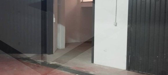  Garage in Bari, Italy No. 33882 6