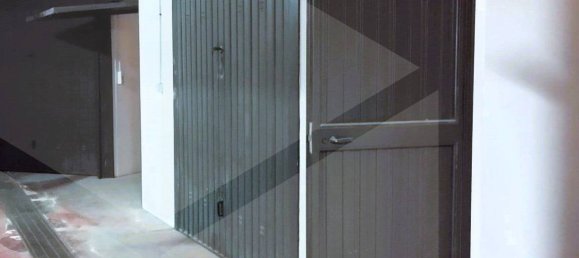  Garage in Bari, Italy No. 33882 33