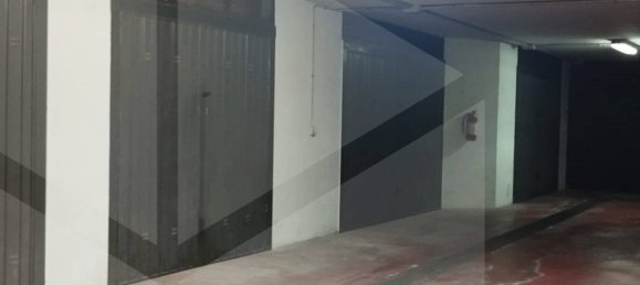  Garage in Bari, Italy No. 33882 3