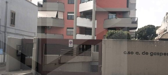  Garage in Bari, Italy No. 33882 20