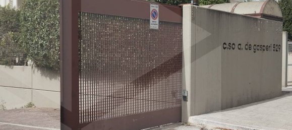  Garage in Bari, Italy No. 33882 16