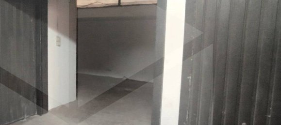  Garage in Bari, Italy No. 33882 24