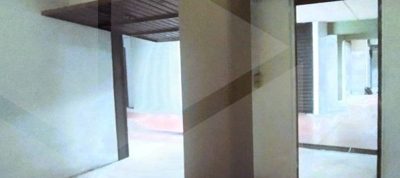  Garage in Bari, Italy No. 33882 34