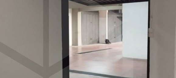  Garage in Bari, Italy No. 33882 40